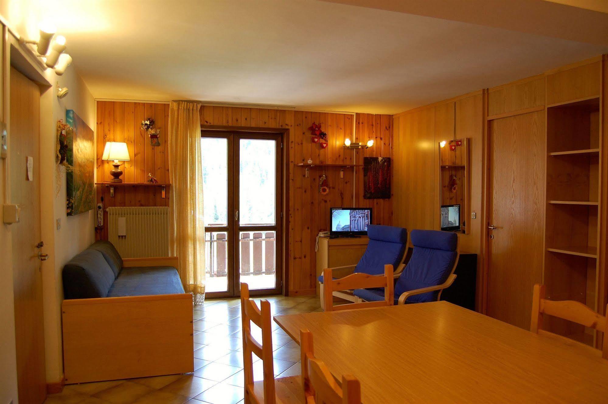 Residence Rododendro Passo San Pellegrino Exterior photo
